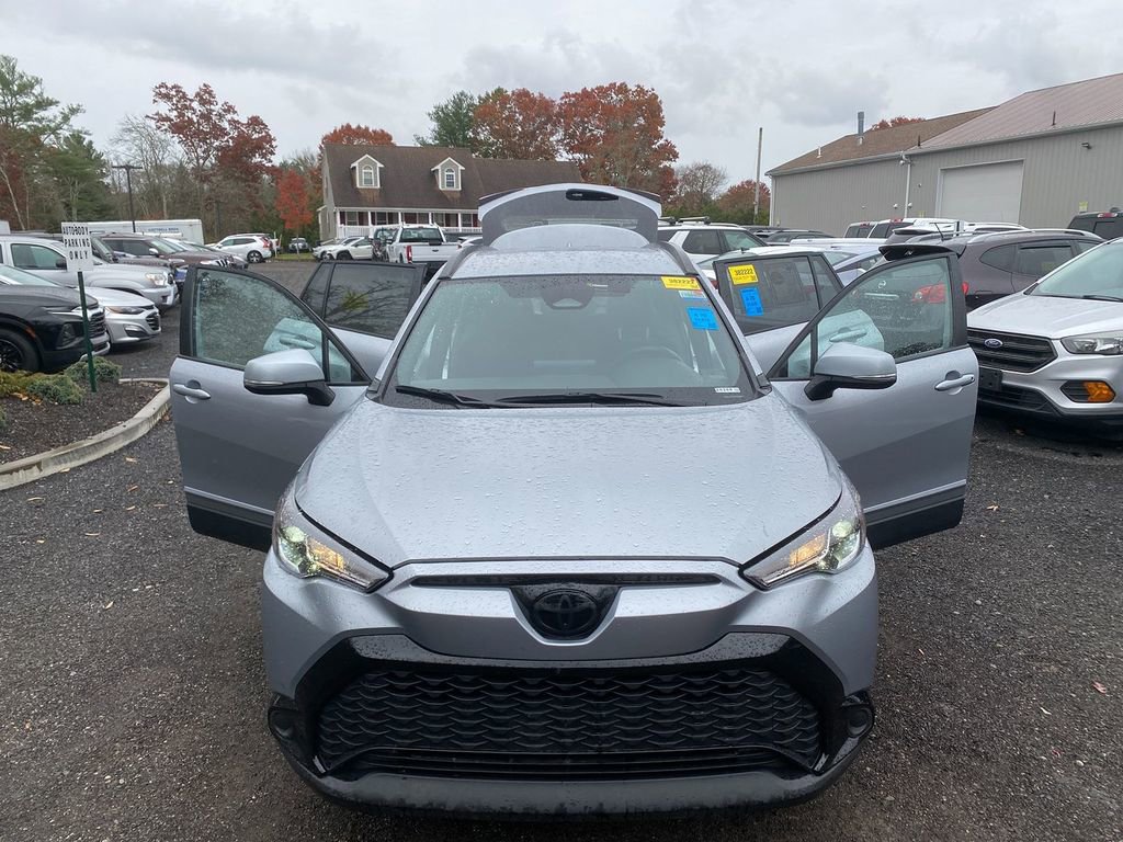Used 2024 Toyota Corolla Cross SE image 29
