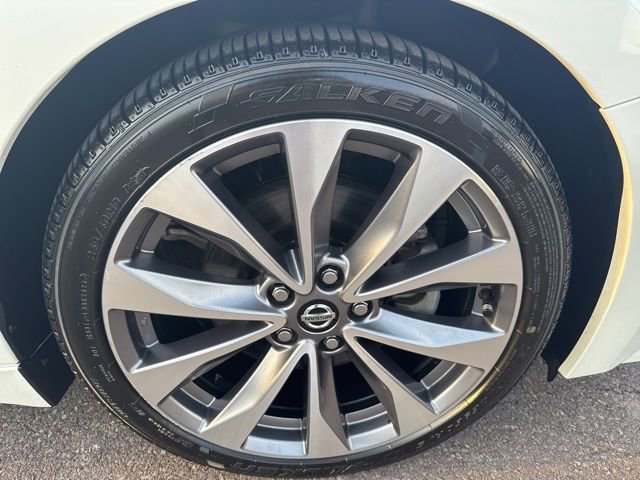 Certified 2021 Nissan Maxima Platinum w/ Sport Mat Group image 40