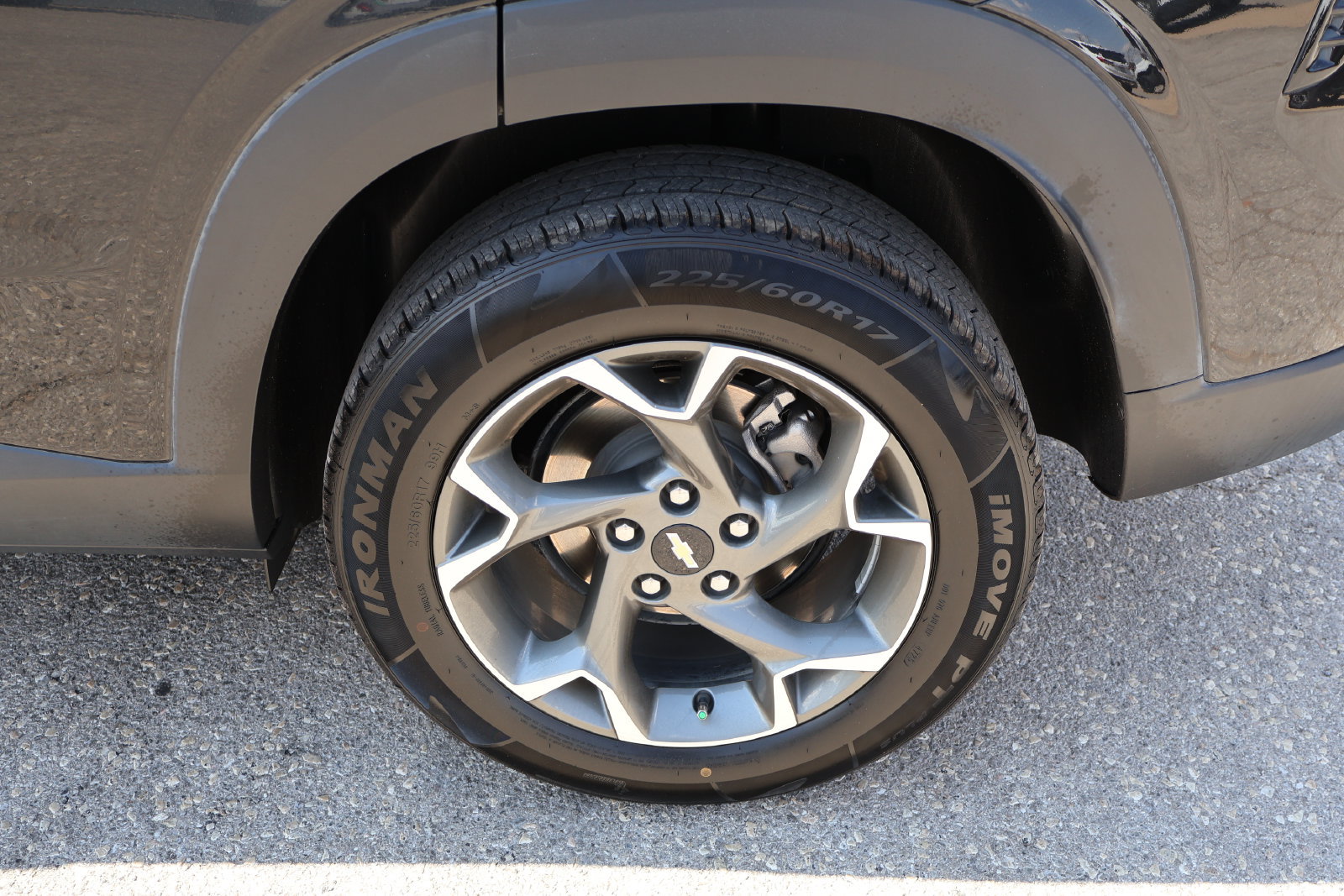 Used 2025 Chevrolet Trax LT FWD image 10