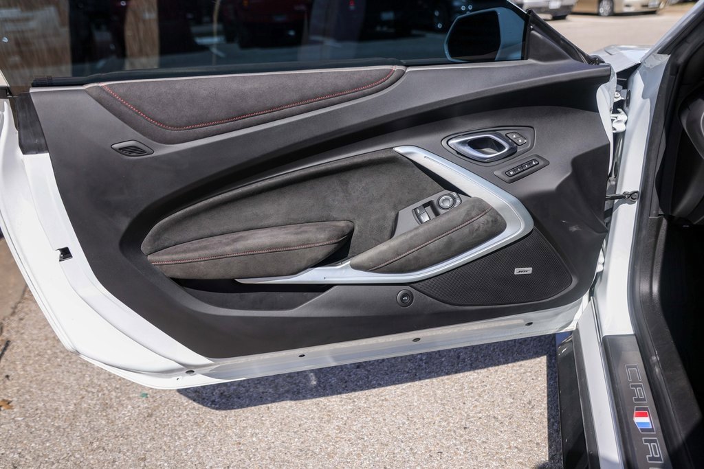 Used 2021 Chevrolet Camaro ZL1 image 22