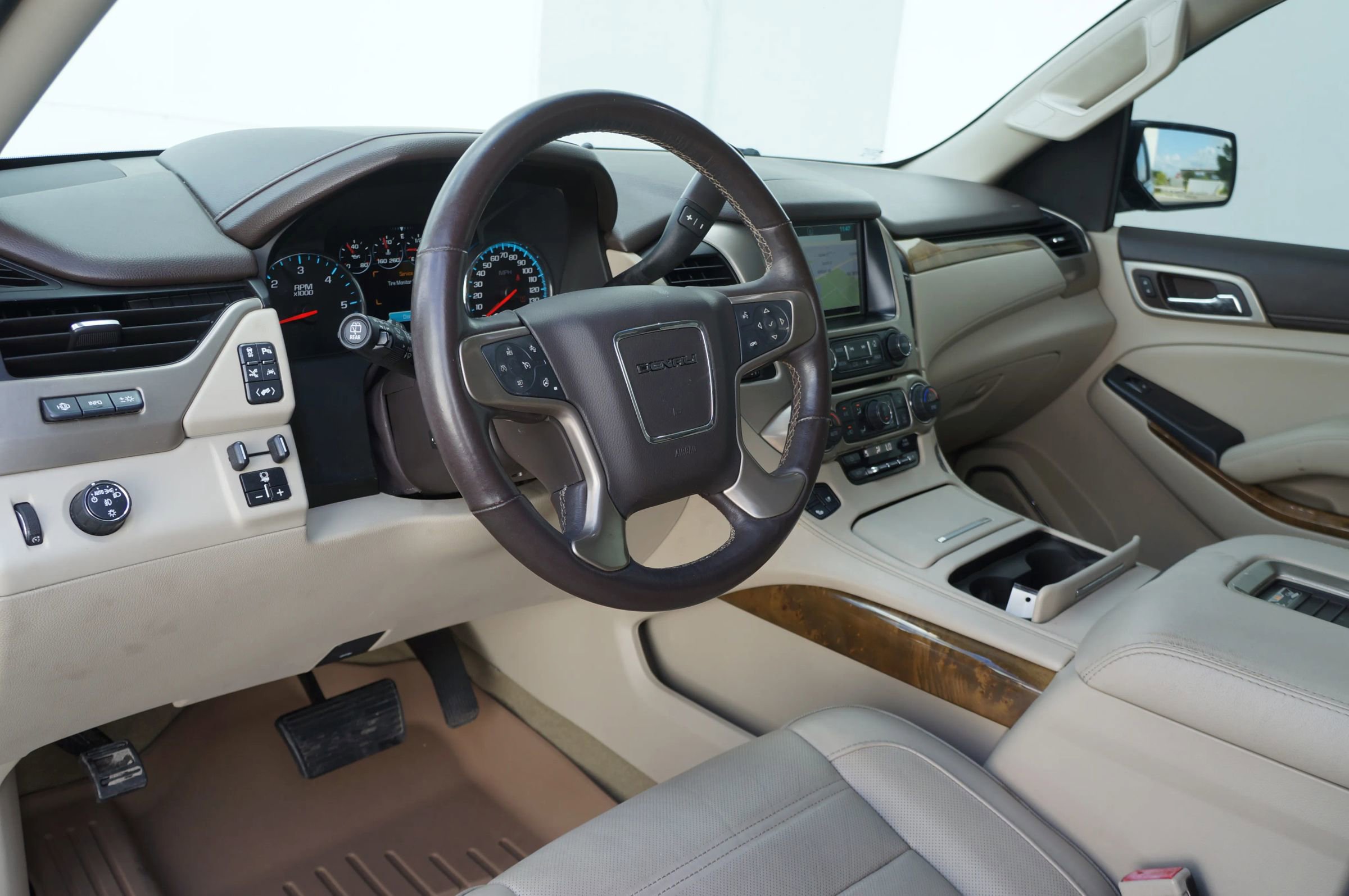 Used 2017 GMC Yukon Denali w/ Open Road Package image 26