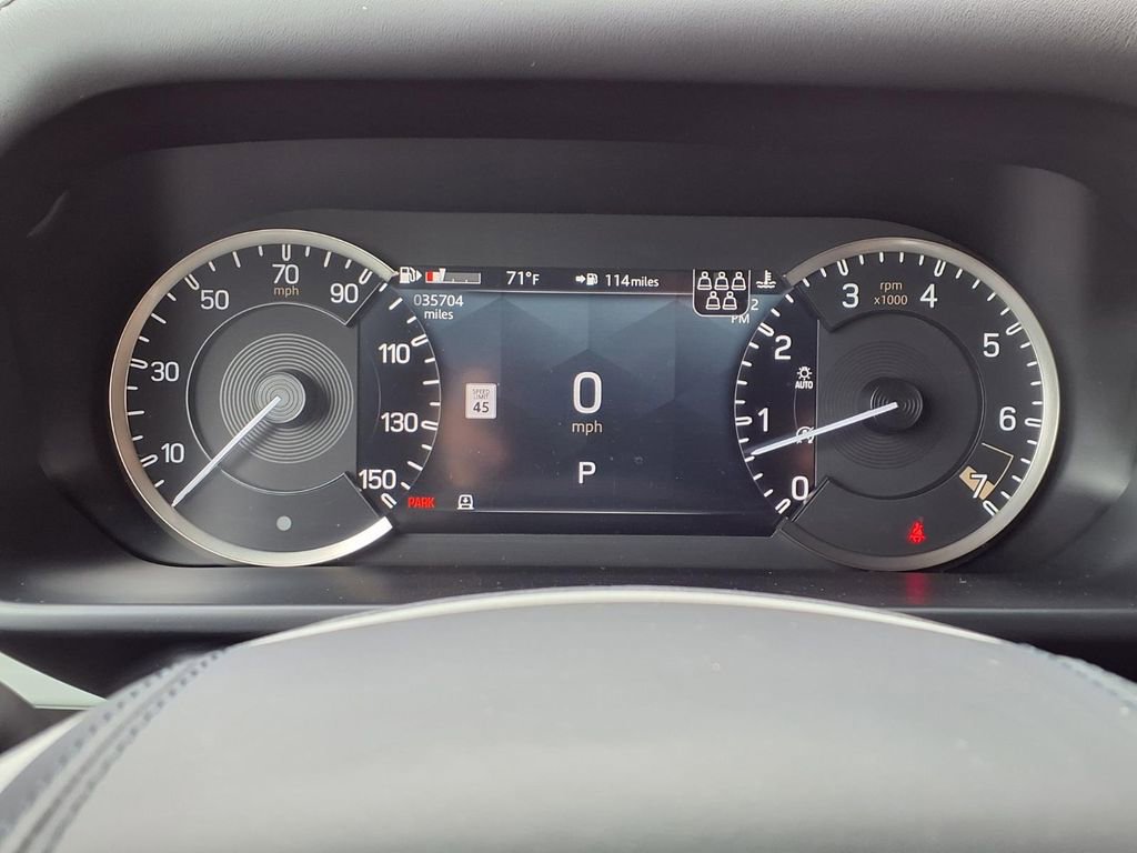 Used 2023 Land Rover Defender 110 SE image 14