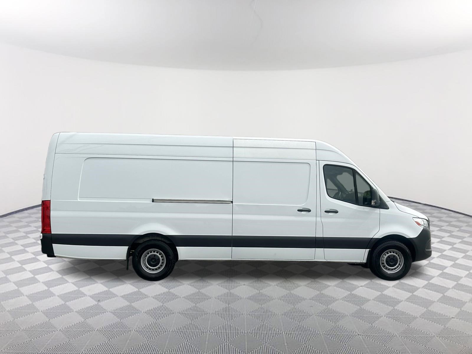 Used 2021 Mercedes-Benz Sprinter 2500 image 6
