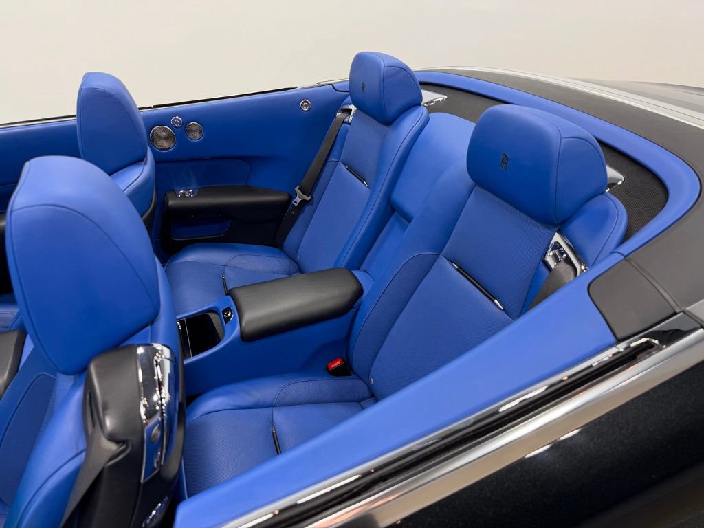 Used 2019 Rolls-Royce Dawn RWD image 39