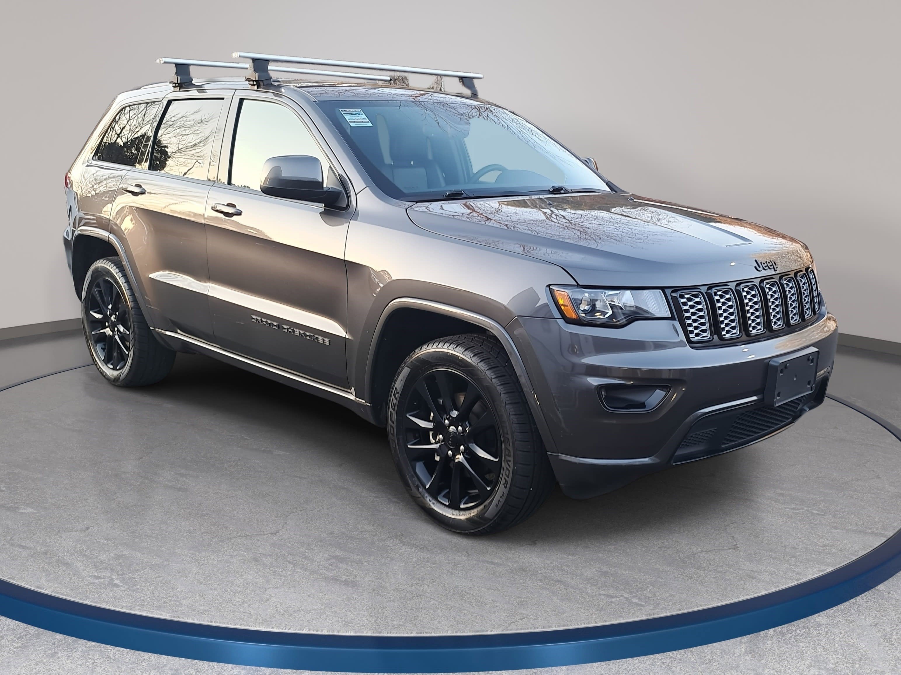 Used 2019 Jeep Grand Cherokee Altitude image 3