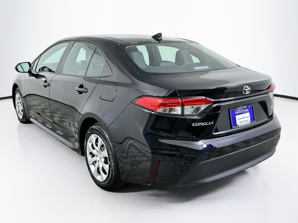 Used 2025 Toyota Corolla LE FWD image 6