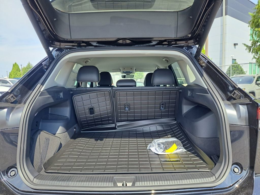 New 2025 Volkswagen Tiguan SE image 24