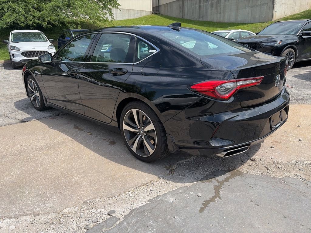 Used 2025 Acura TLX w/ Technology Package FWD image 7