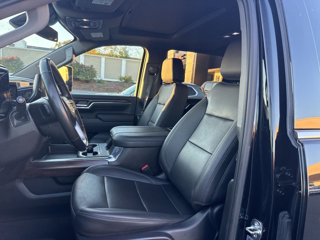 Used 2024 GMC Sierra 3500 SLT w/ SLT Premium Package image 11