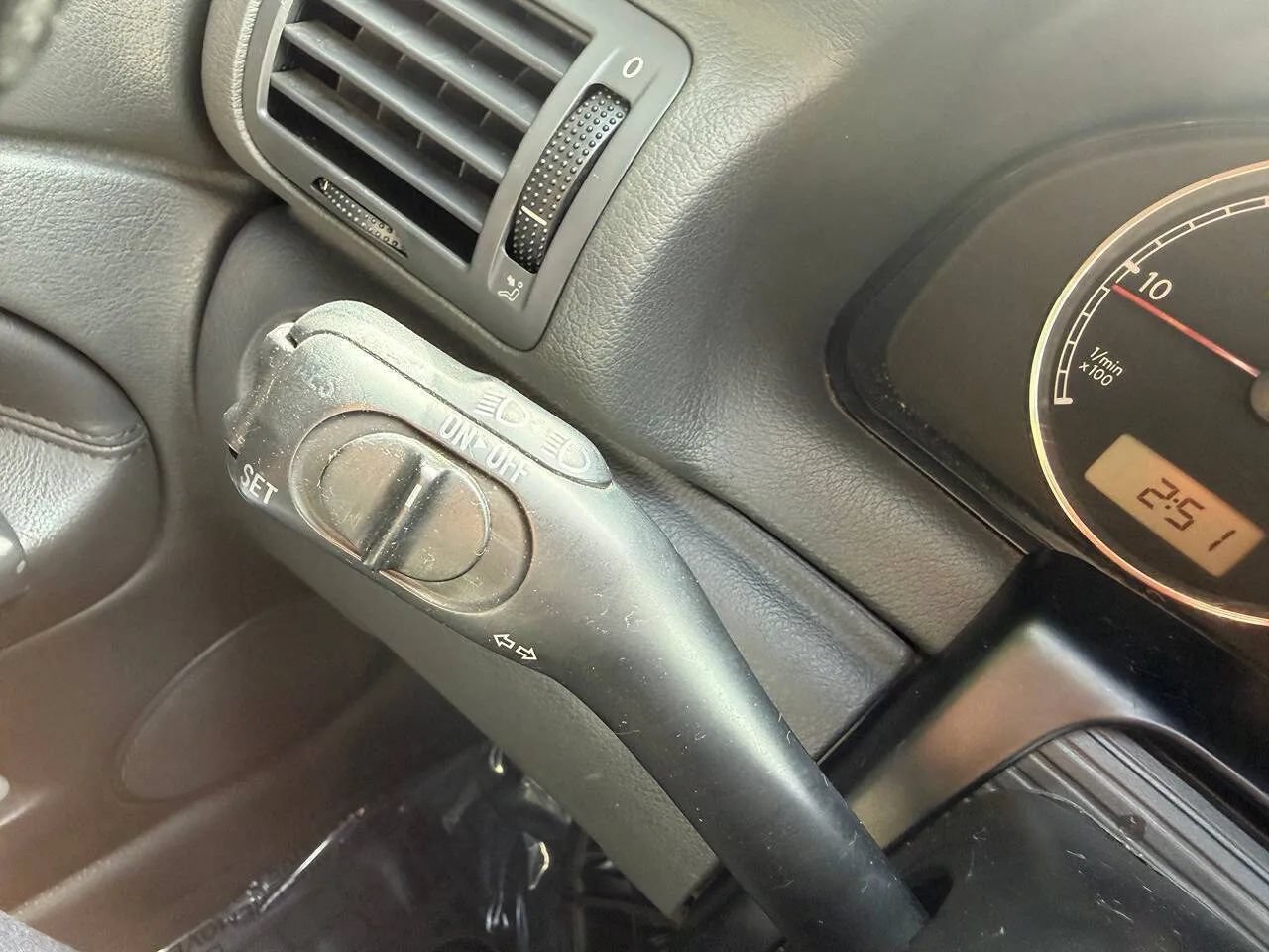 Used 2005 Volkswagen Passat GL FWD image 83