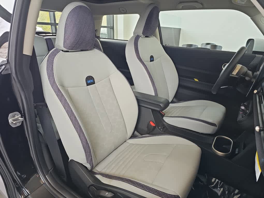 Certified 2025 MINI Cooper 2-Door Hardtop image 20