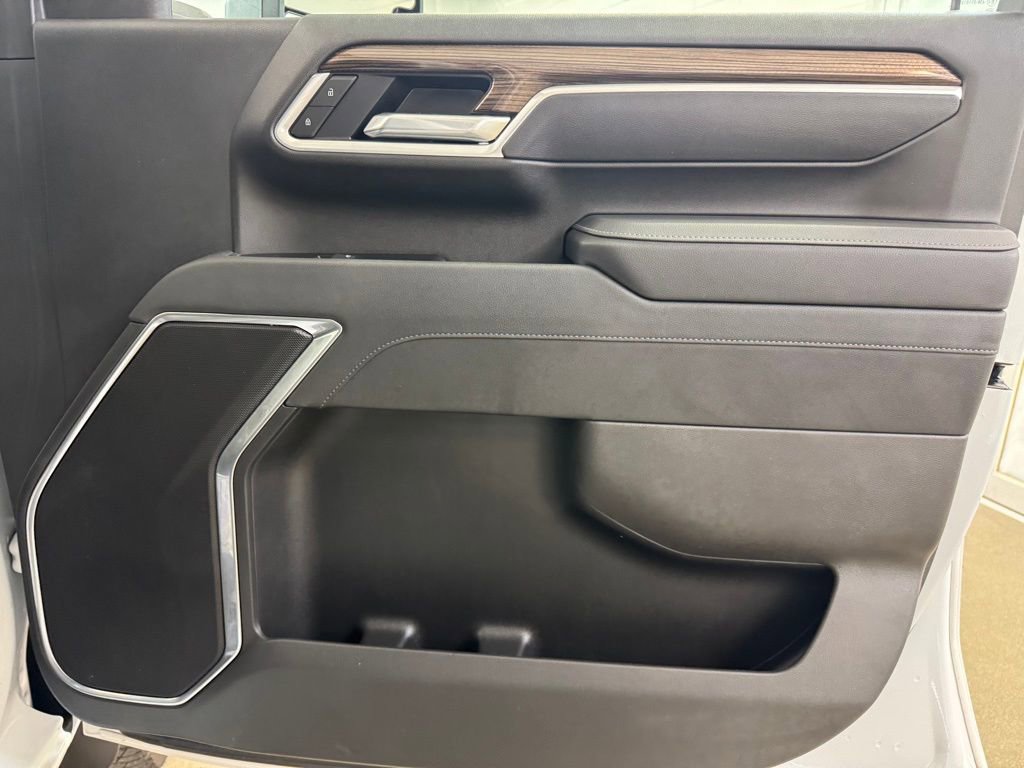 Used 2025 Chevrolet Silverado 2500 LT image 28