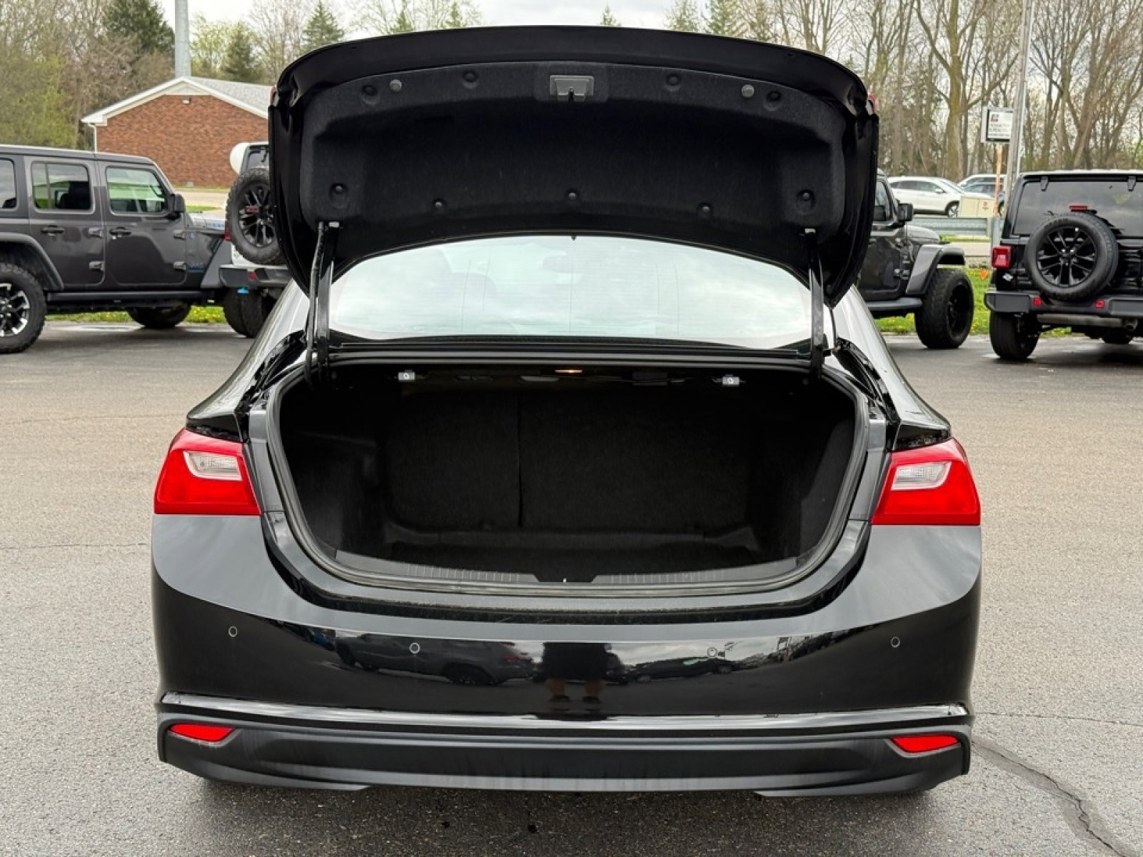 Used 2024 Chevrolet Malibu LT FWD image 38