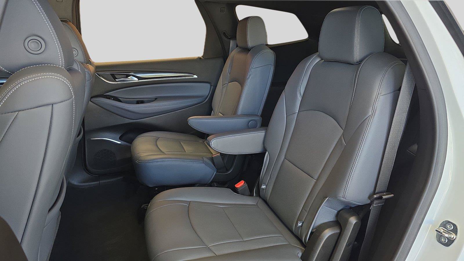 Used 2024 Buick Enclave Essence FWD image 18