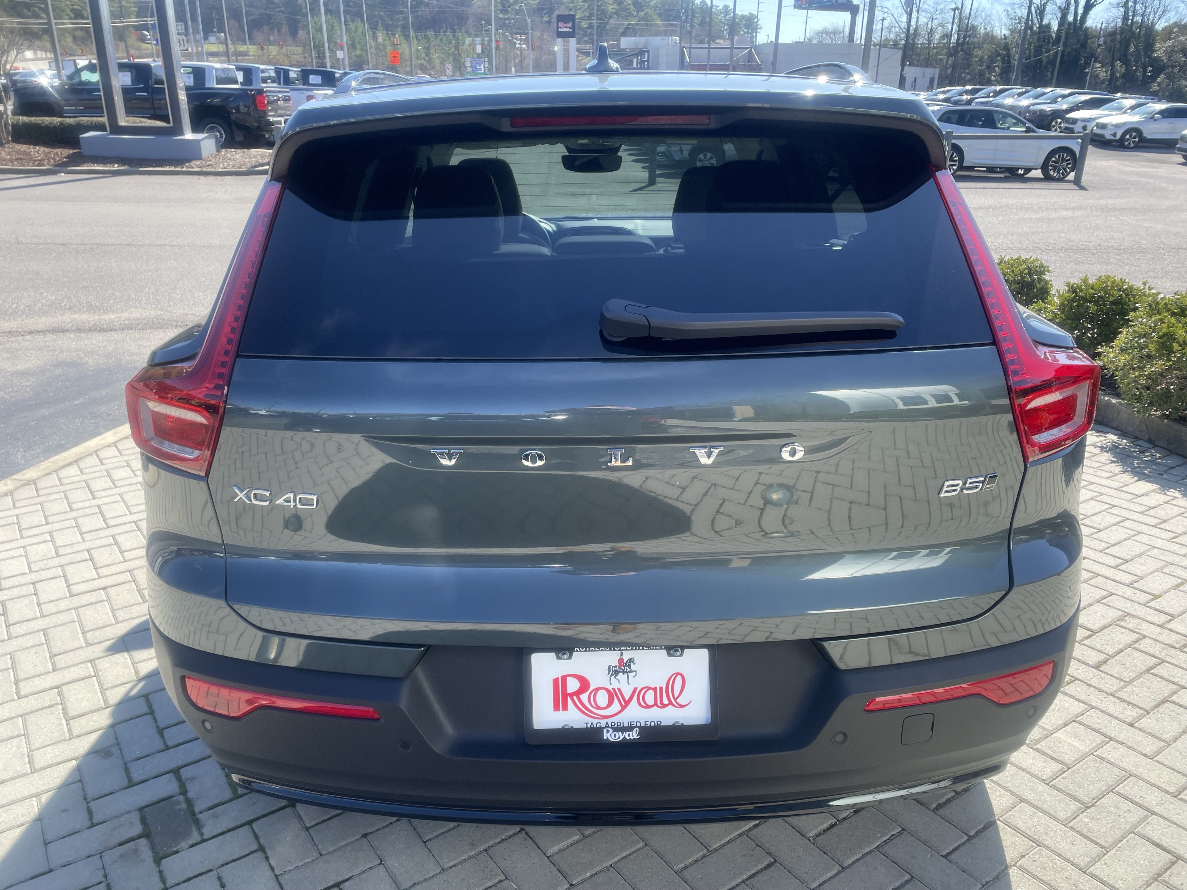 New 2026 Volvo XC40 B5 Plus w/ Protection Package Premier AWD/4WD image 5