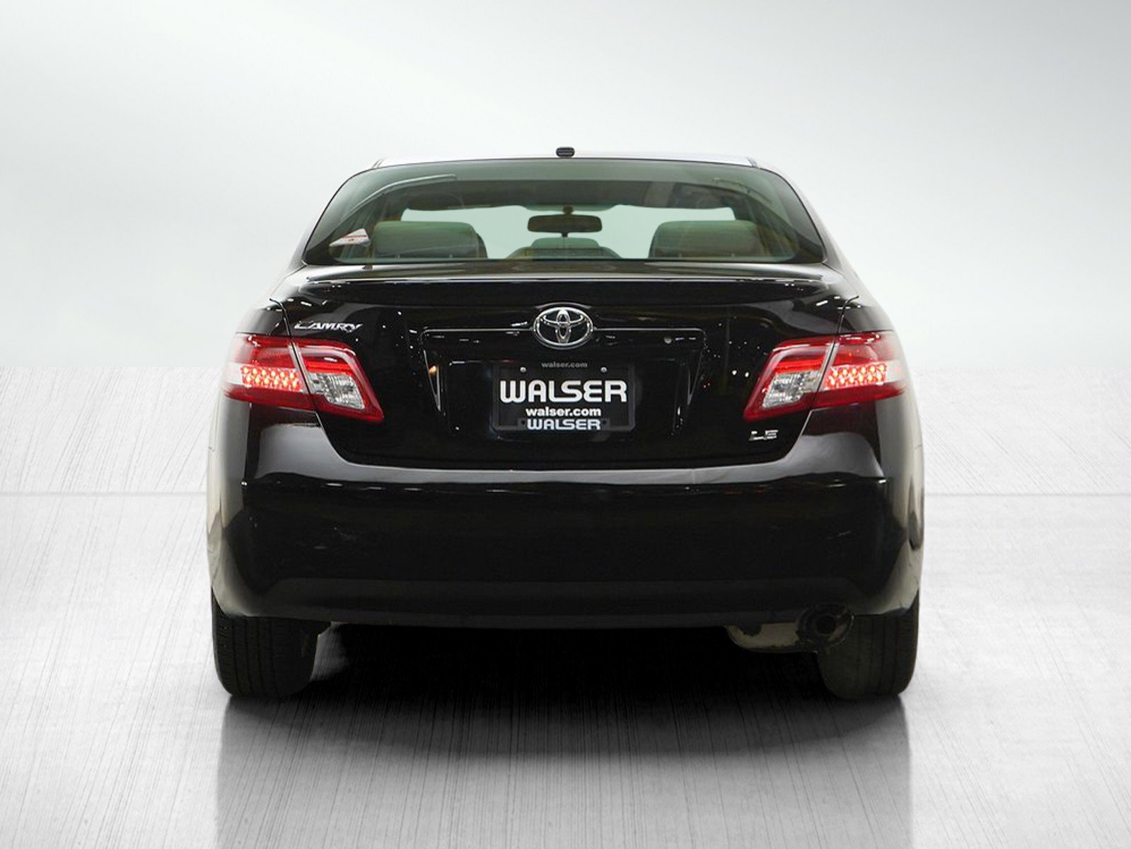 Used 2011 Toyota Camry LE w/ LE Extra-Value Pkg FWD image 4