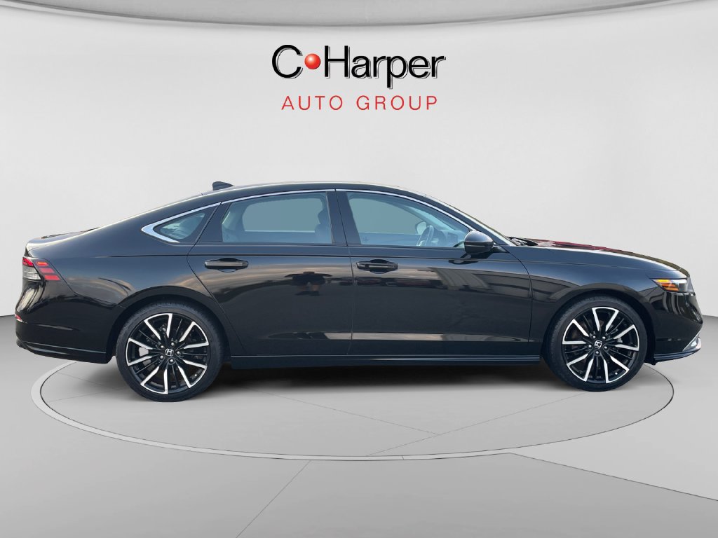 Used 2025 Honda Accord Touring image 2