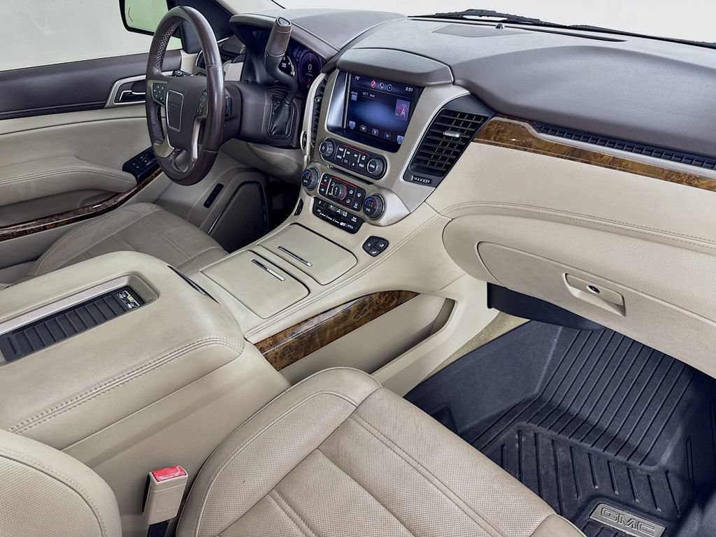 Used 2015 GMC Yukon Denali w/ Premium Package AWD/4WD image 40