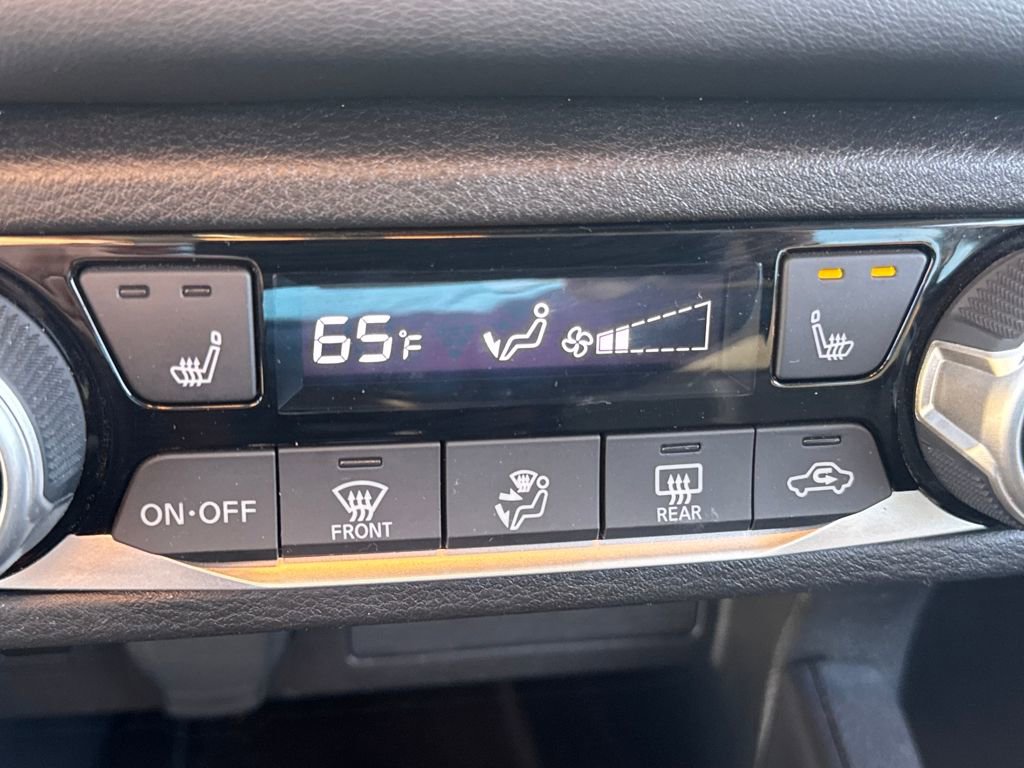 Used 2024 Nissan Versa SR w/ Trunk Package image 23