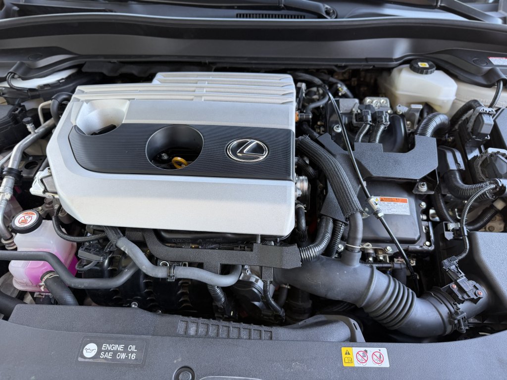 Used 2024 Lexus UX 250h FWD image 38