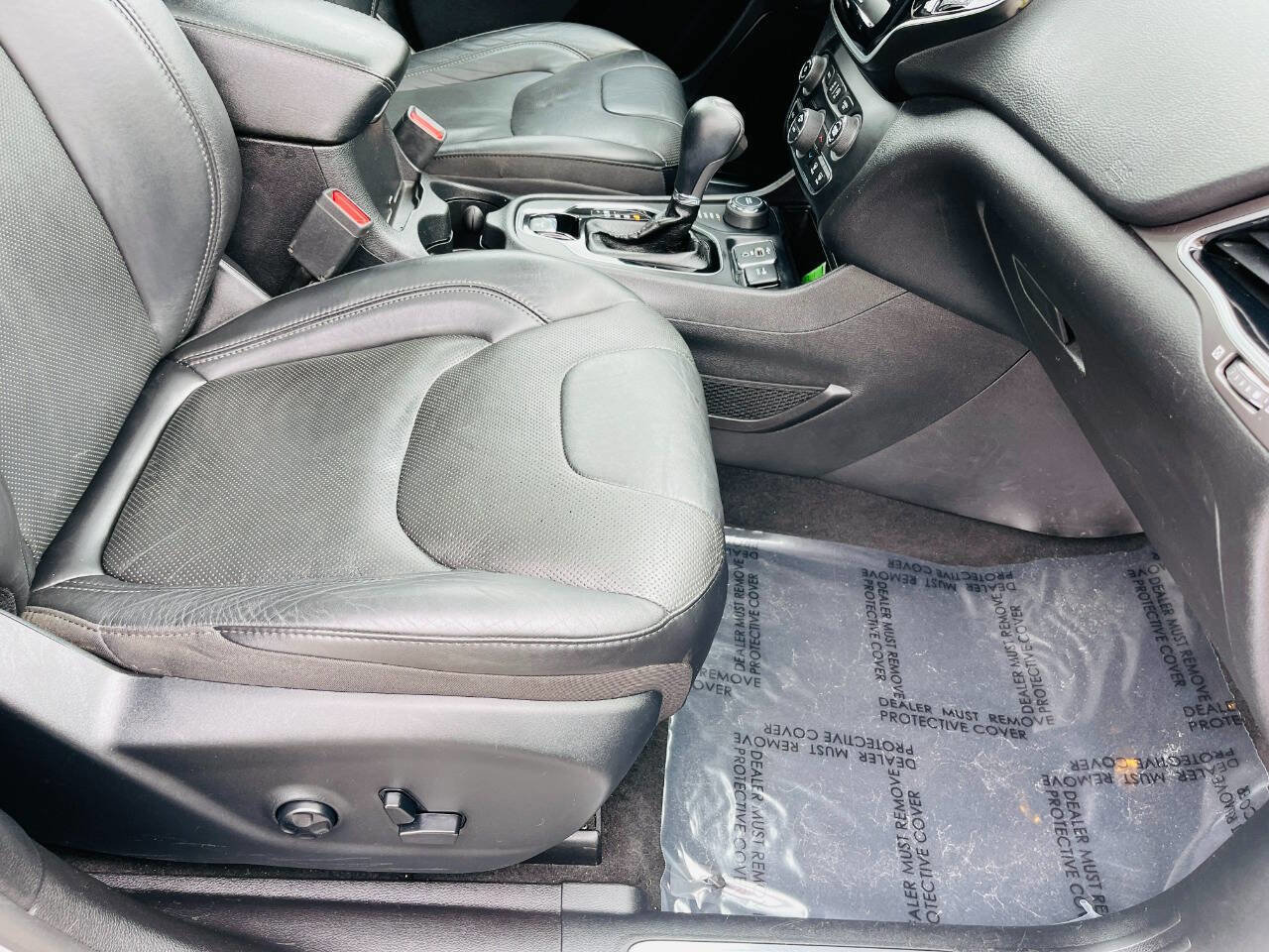 Used 2019 Jeep Cherokee Limited image 37
