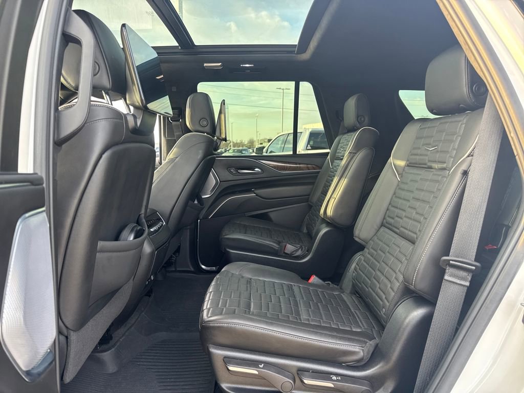 Certified 2023 Cadillac Escalade Sport Platinum w/ LPO, ONYX Package image 16
