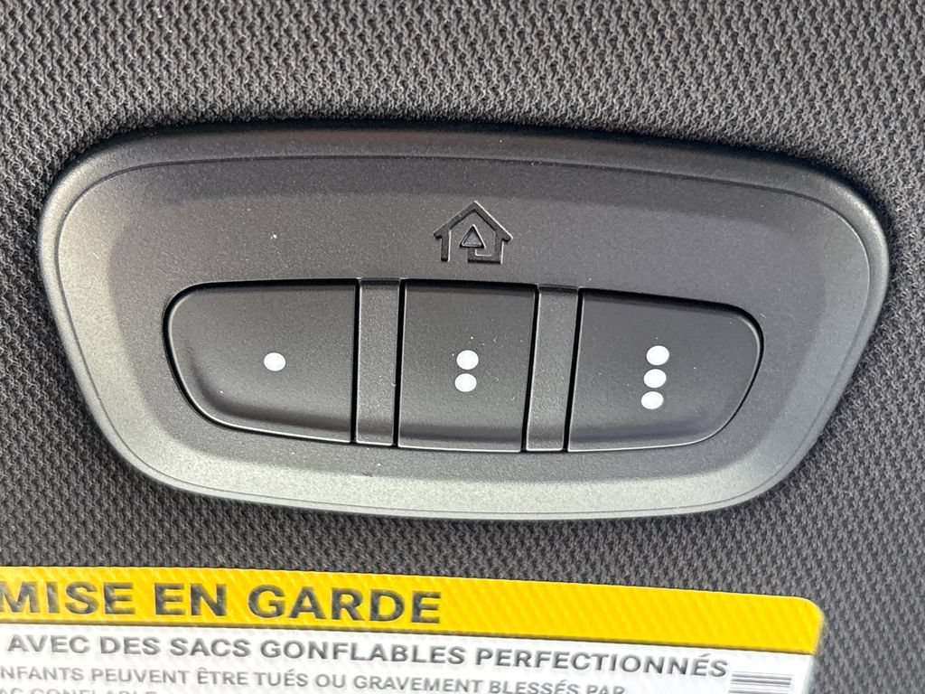 New 2027 Chrysler Pacifica Limited FWD image 36