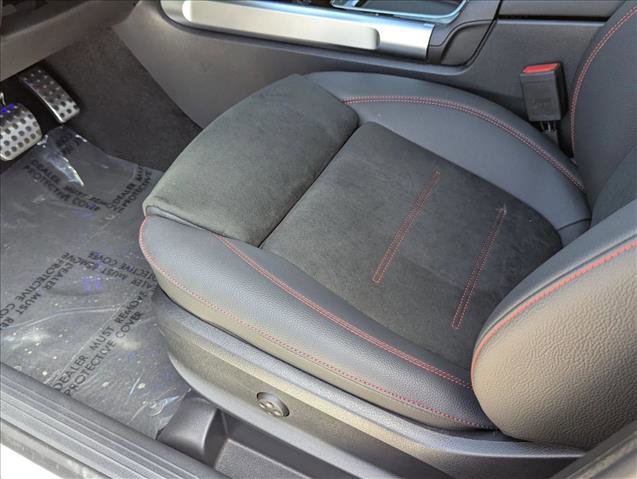 New 2026 Mercedes-Benz GLB 35 AMG 4MATIC image 4