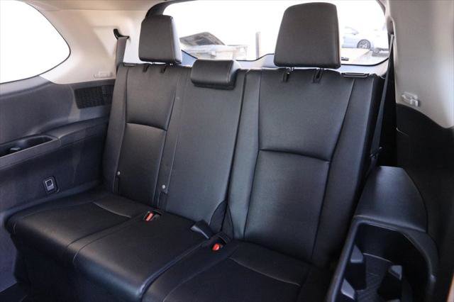 Certified 2025 Toyota Grand Highlander AWD image 11