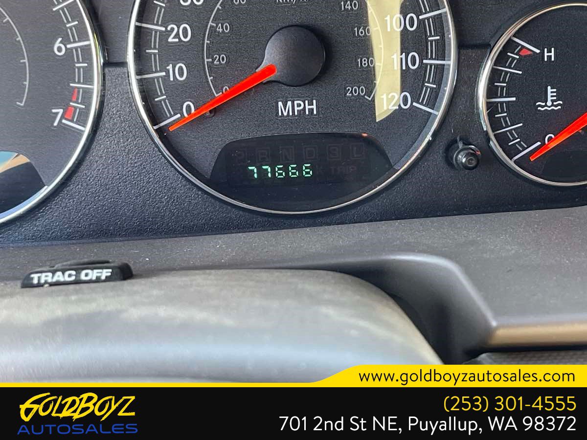 Used 2005 Chrysler Sebring Convertible FWD image 17