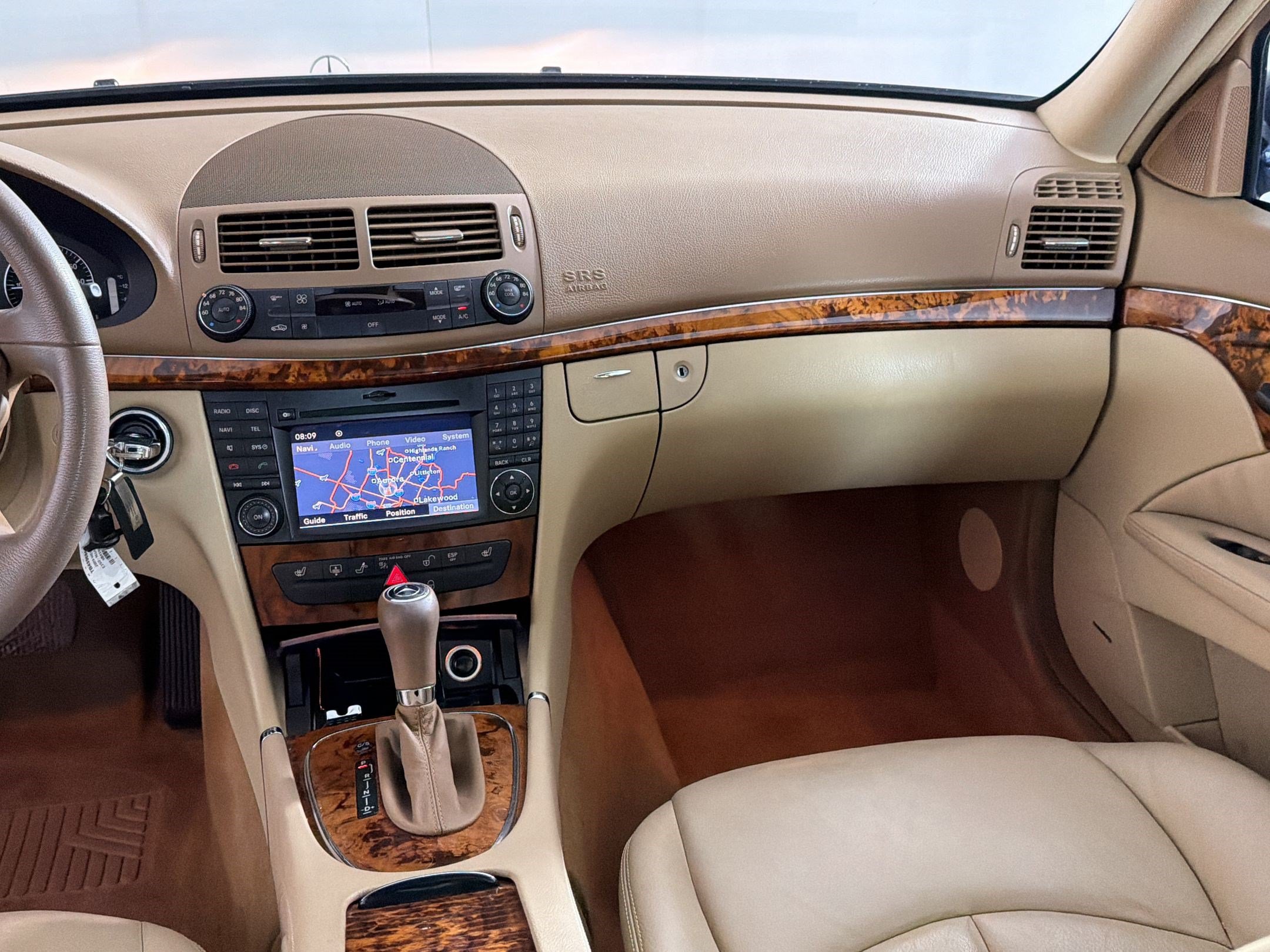 Used 2009 Mercedes-Benz E 350 4MATIC Sedan image 28