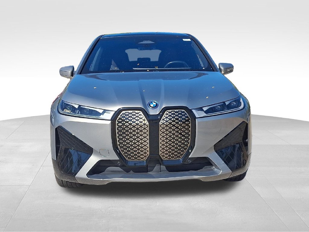 Used 2023 BMW iX xDrive50 w/ Sport Package AWD/4WD image 2