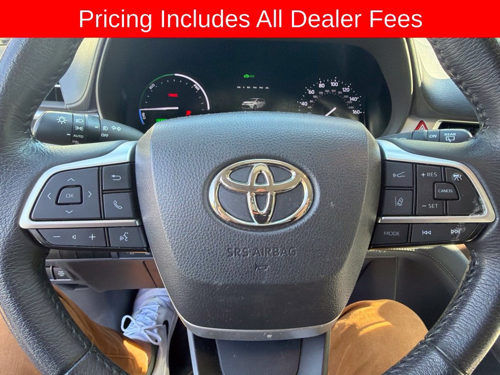 Used 2023 Toyota Sienna XLE FWD image 8