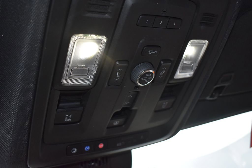 Used 2023 Chevrolet Suburban High Country RWD image 29