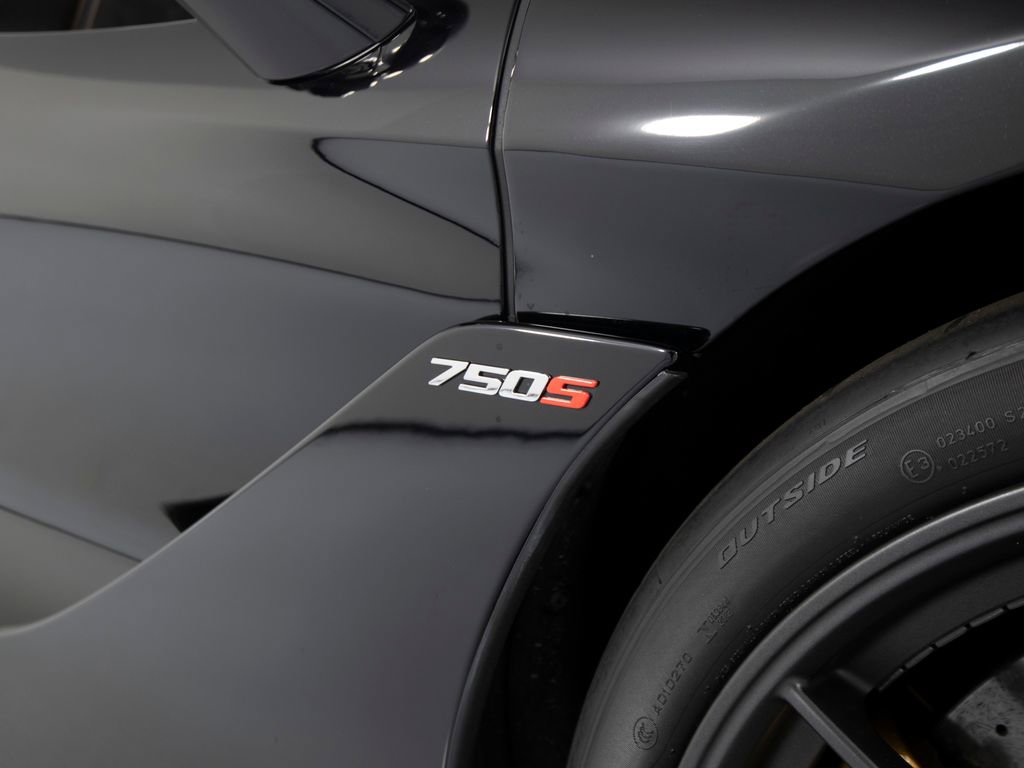 Used 2024 McLaren 750S Spider image 42