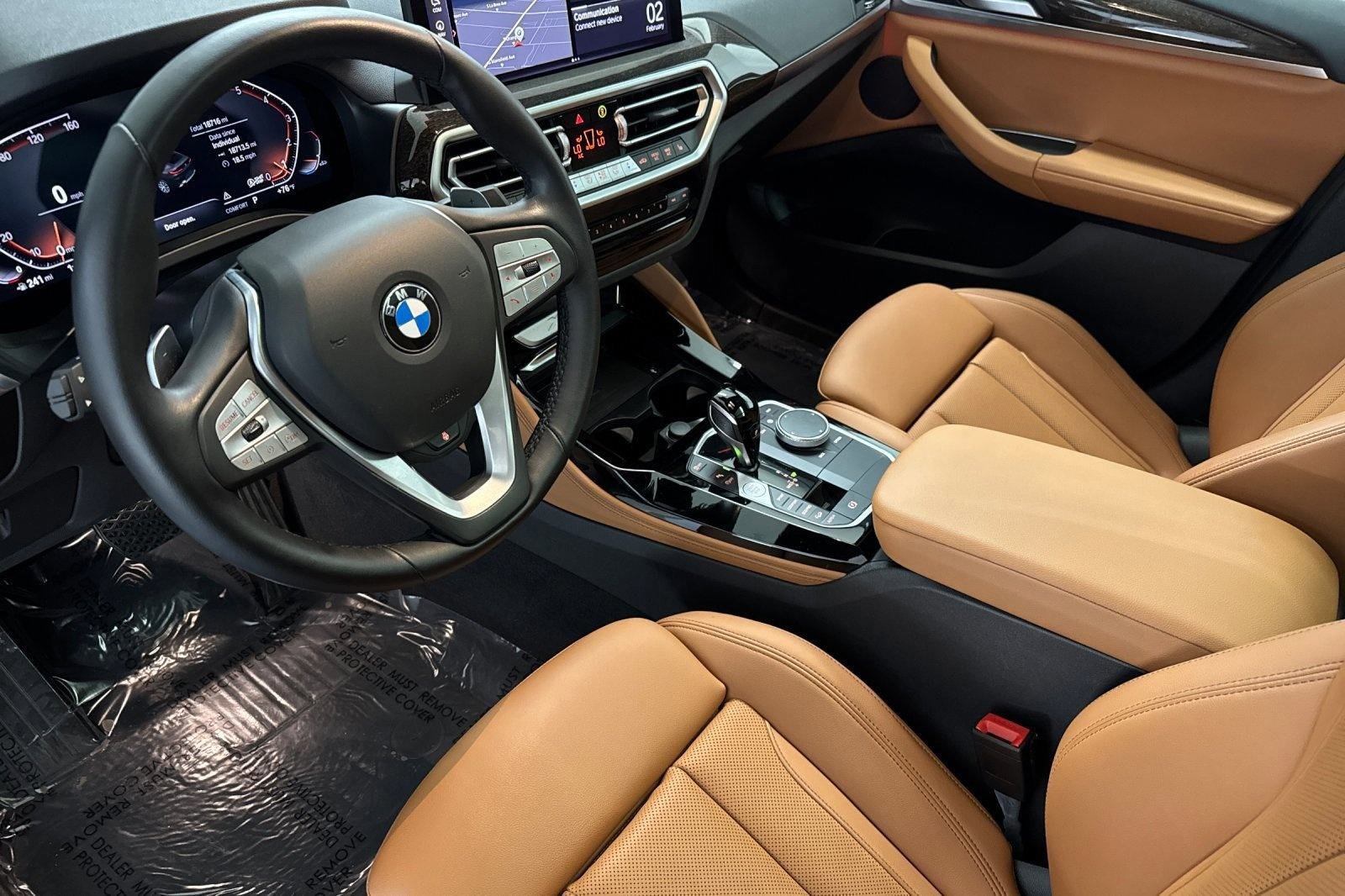 Certified 2023 BMW X4 xDrive30i w/ Premium Package image 4