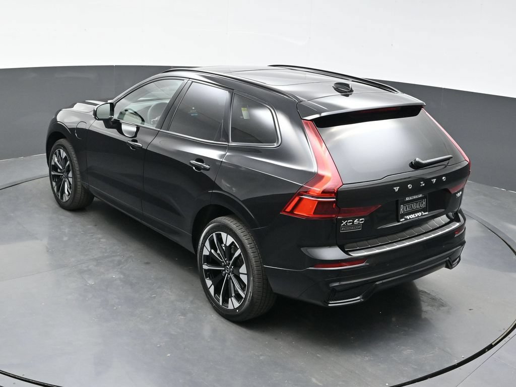 New 2026 Volvo XC60 T8 Plus w/ Climate Package PRO AWD/4WD image 31