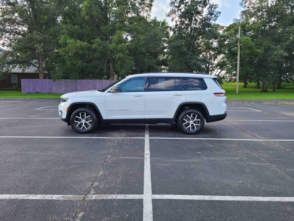 Used 2024 Jeep Grand Cherokee L Limited AWD/4WD image 22
