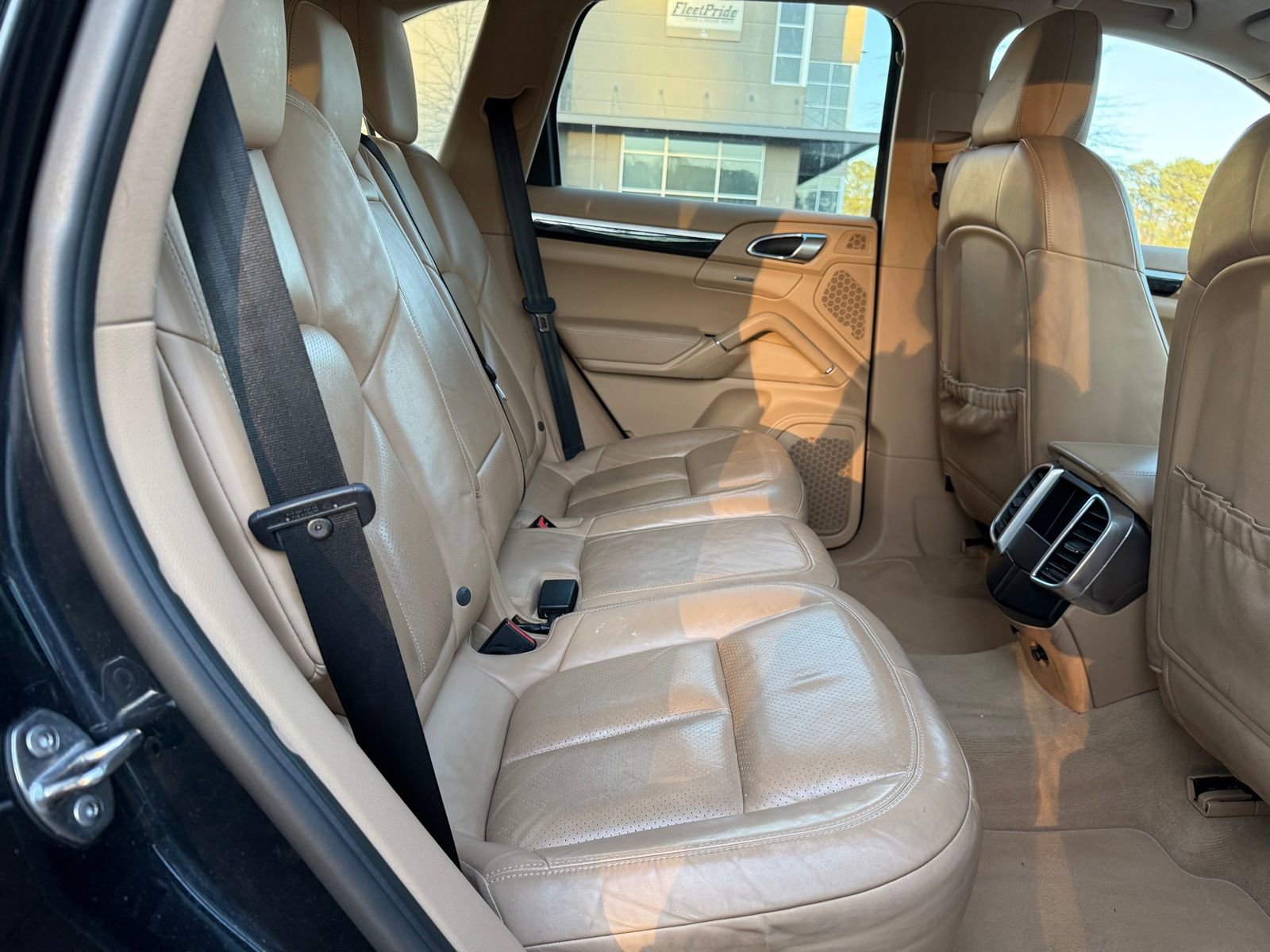 Used 2016 Porsche Cayenne image 38