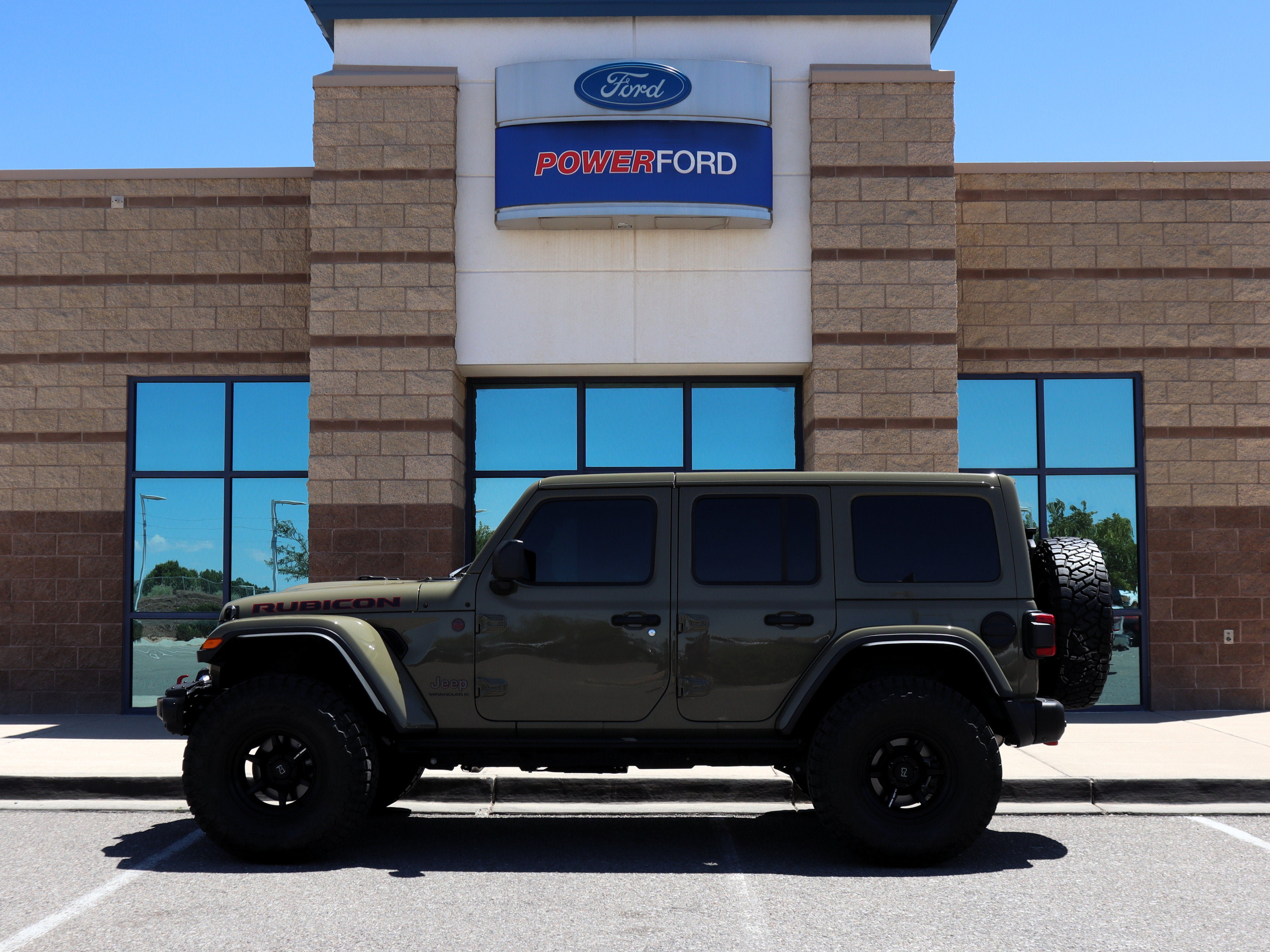 Used 2025 Jeep Wrangler Unlimited Rubicon AWD/4WD image 9