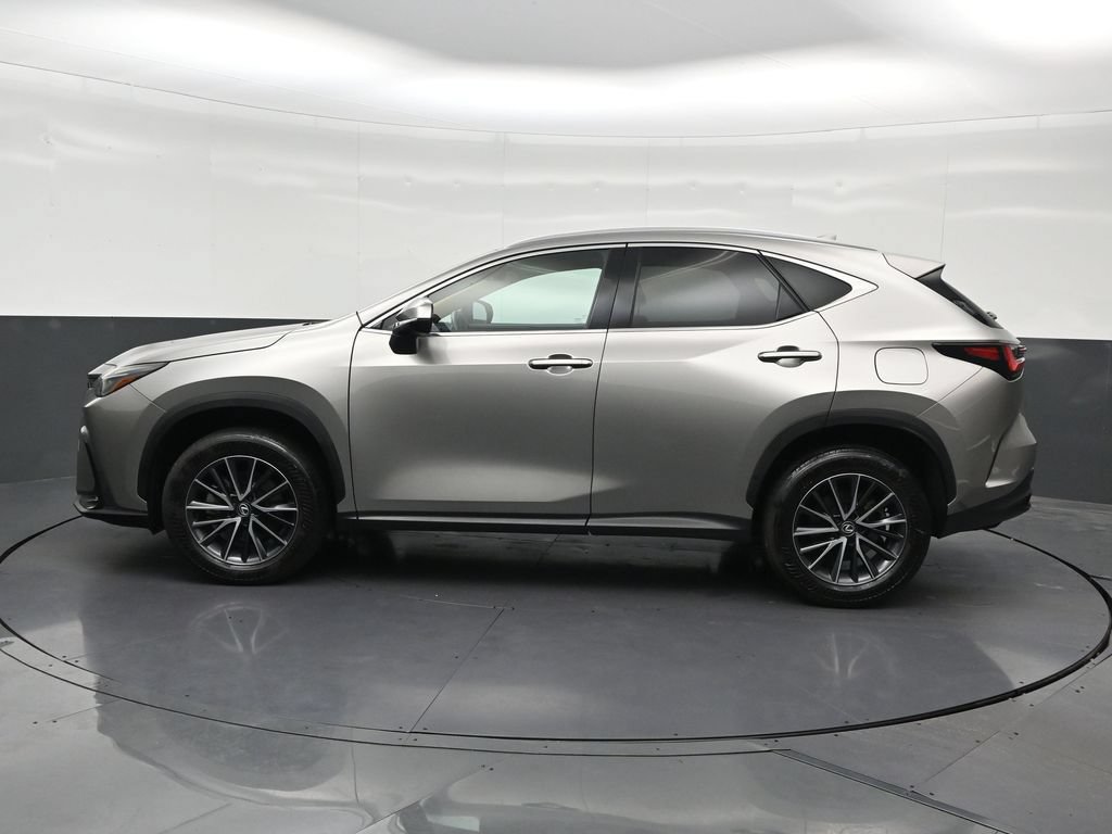 Used 2024 Lexus NX 250 FWD image 2