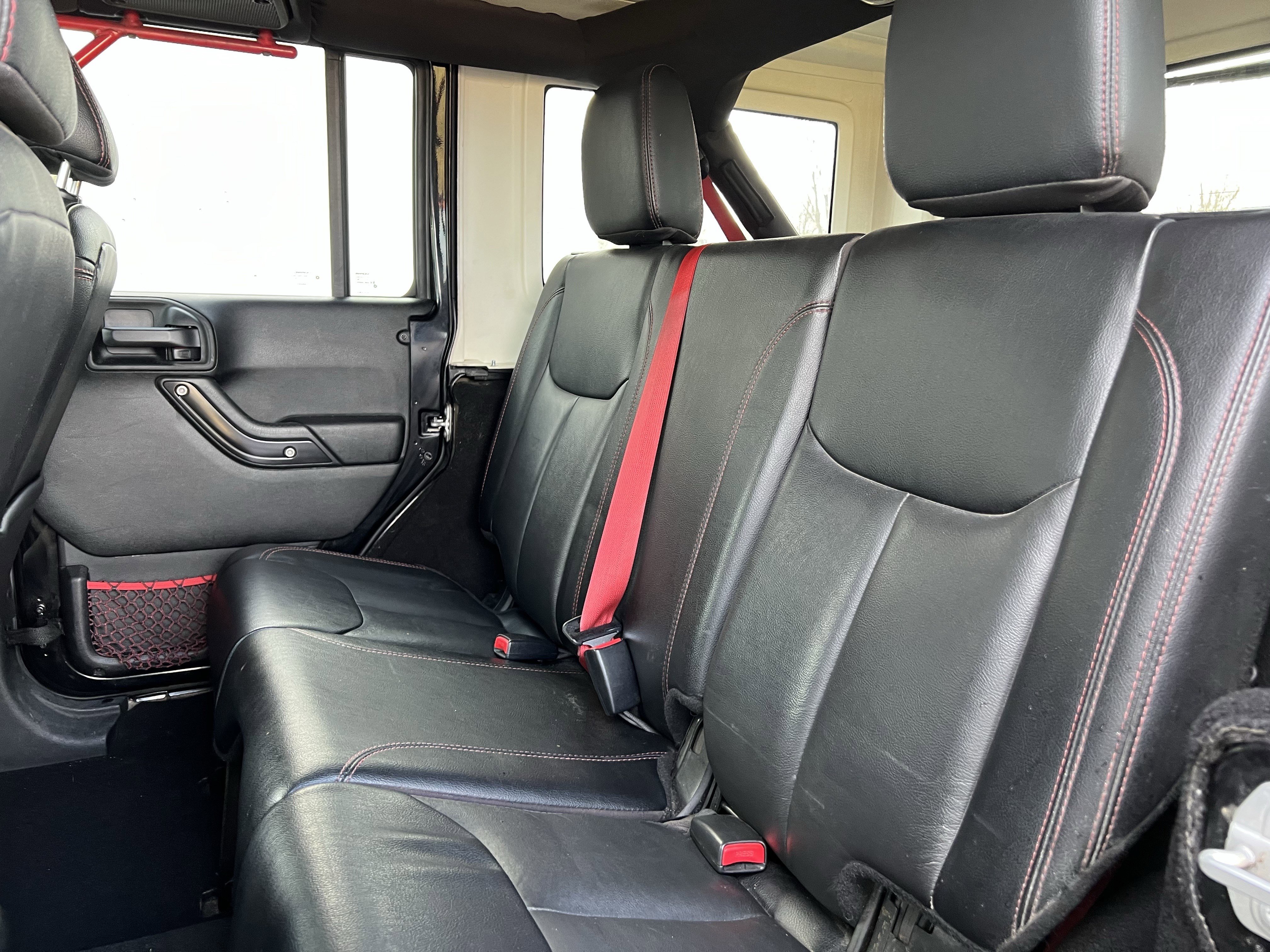 Used 2018 Jeep Wrangler Unlimited Rubicon image 33