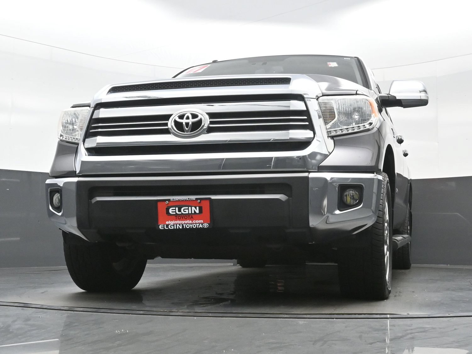 Used 2017 Toyota Tundra SR5 w/ SR5 Upgrade Package AWD/4WD image 28