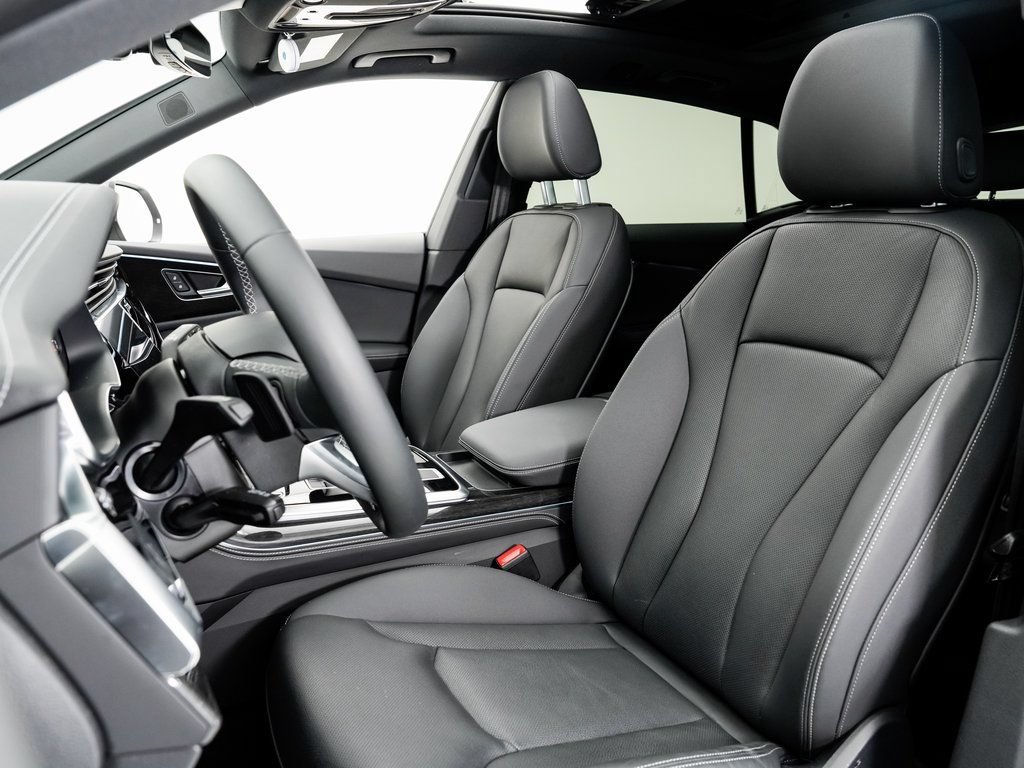 Used 2025 Audi Q8 Premium Plus w/ Premium Plus Package AWD/4WD image 5