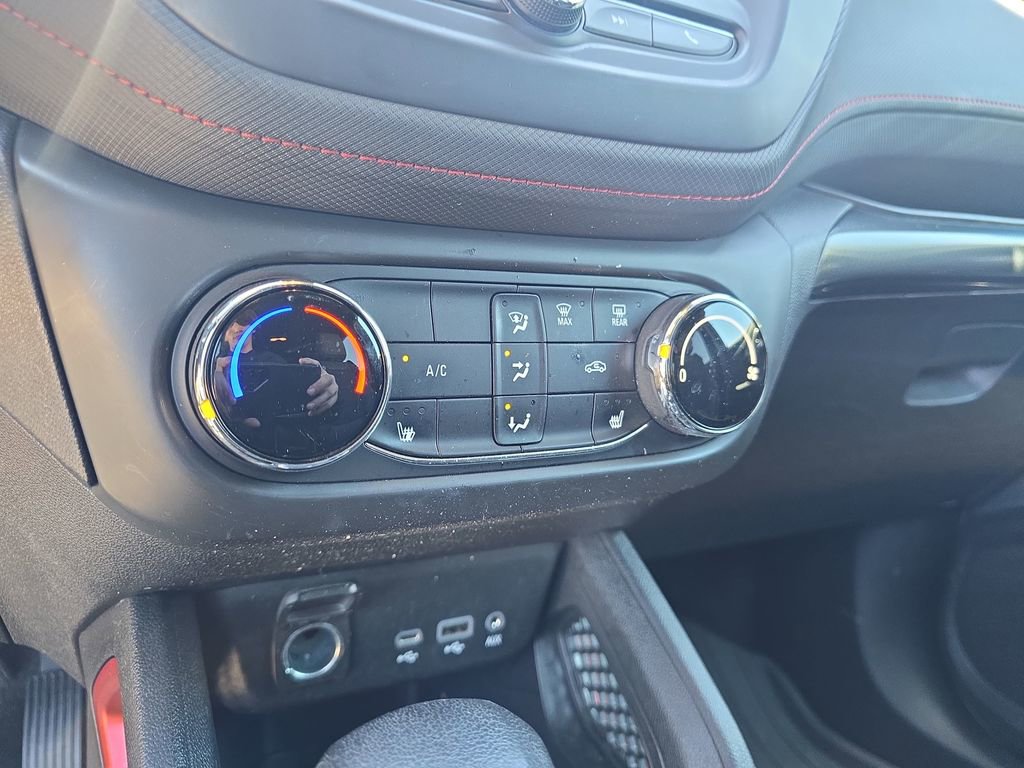 Used 2021 Chevrolet TrailBlazer RS w/ Driver Confidence Package FWD image 24