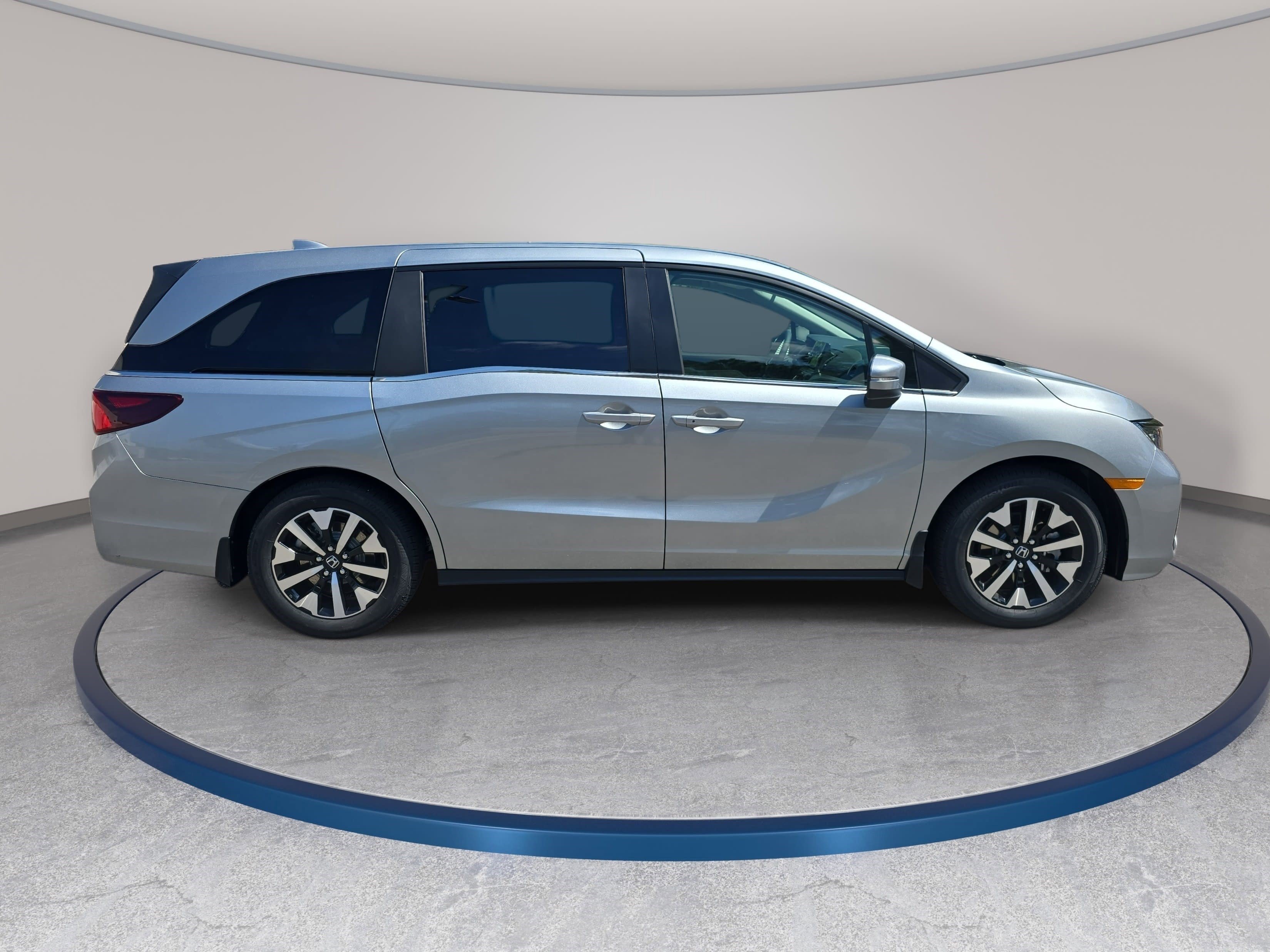 New 2026 Honda Odyssey EX-L image 4