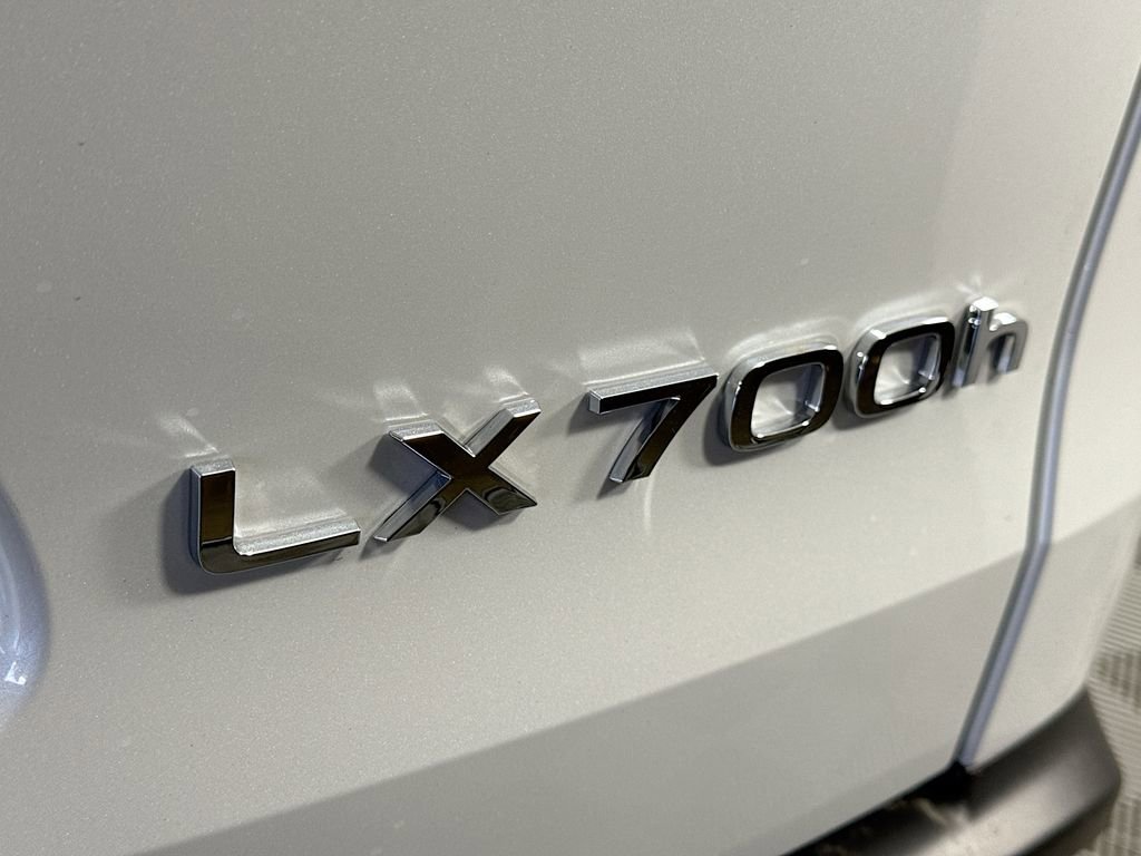 New 2025 Lexus LX 700h Luxury image 21