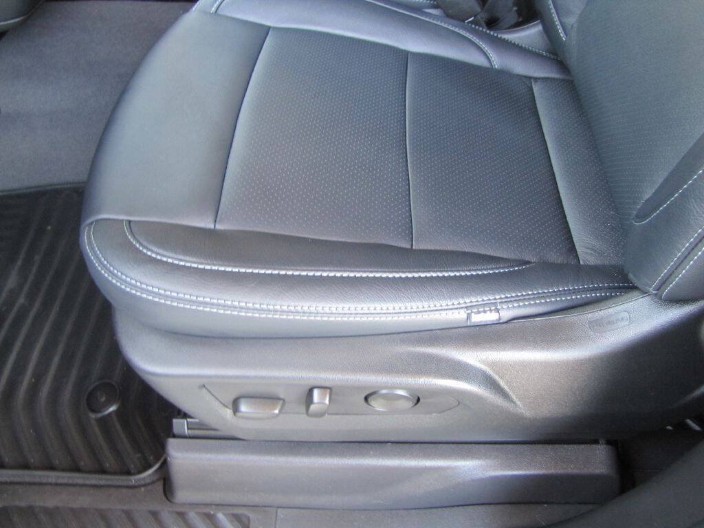 Used 2024 Chevrolet Silverado 2500 Custom w/ Custom Value Package AWD/4WD image 13