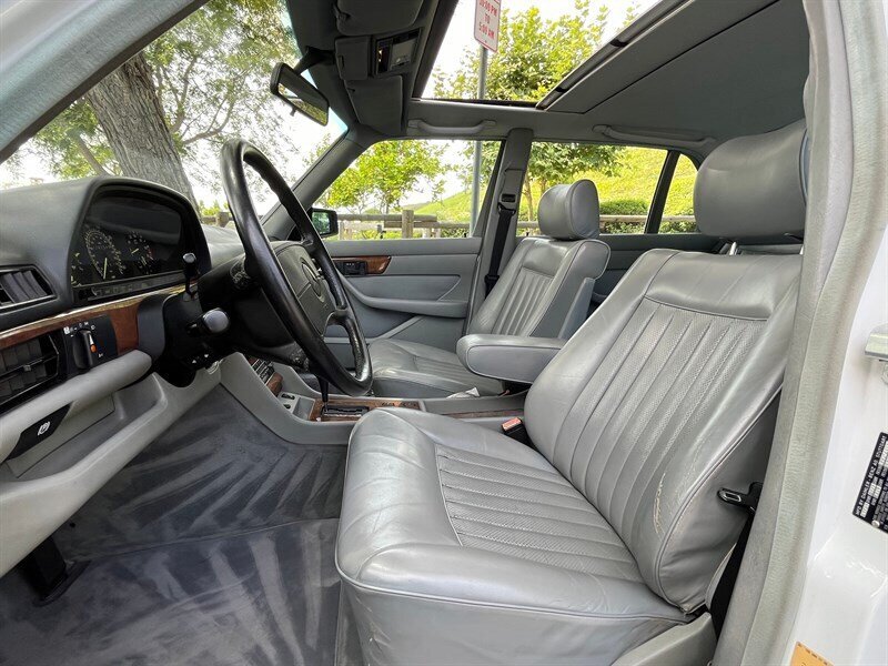 Used 1987 Mercedes-Benz 560 SEL image 18