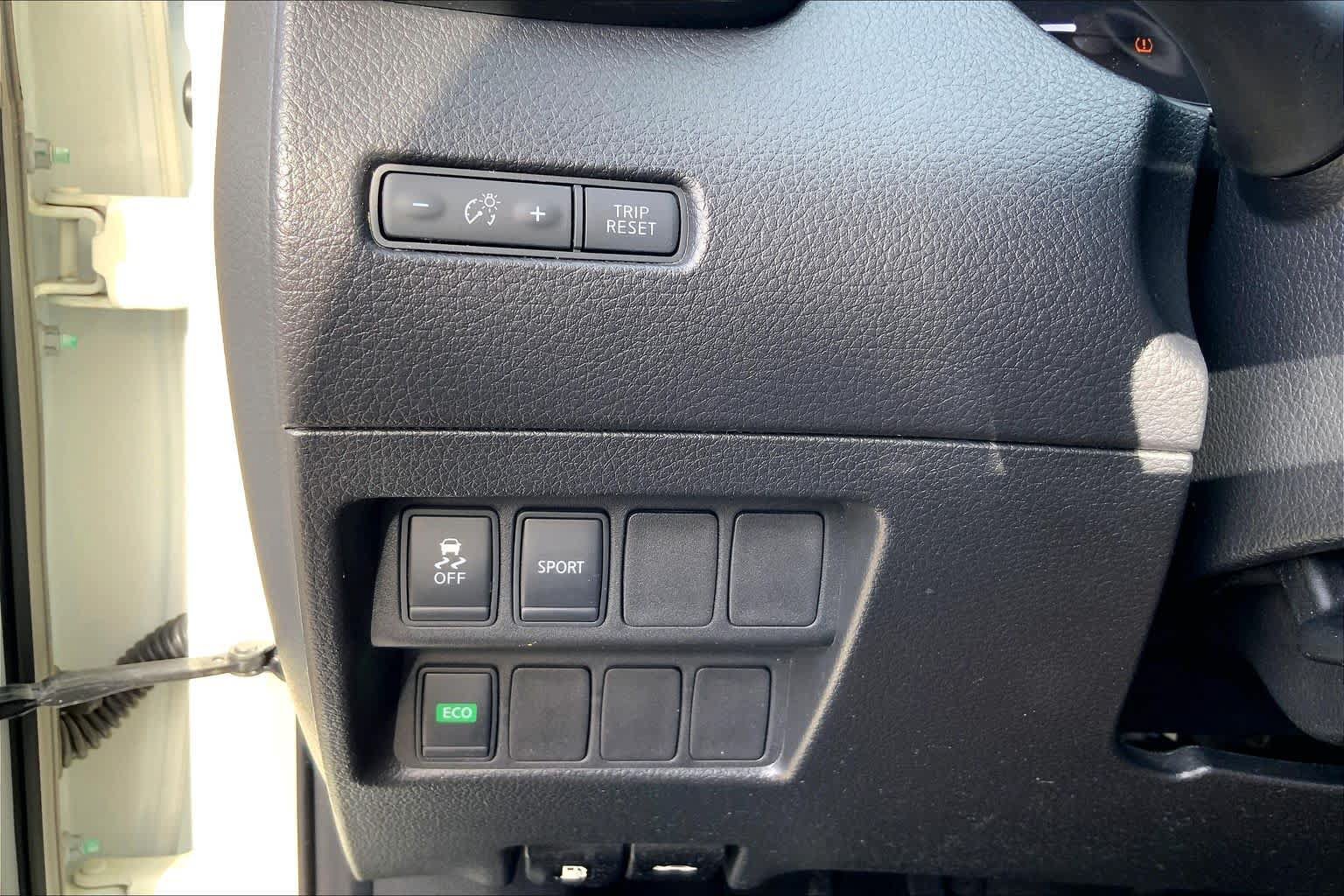 Used 2016 Nissan Rogue S w/ Appearance Package FWD image 34